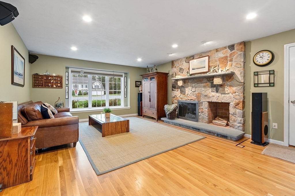 Property Photo:  6 Winterberry Ln  MA 01432 