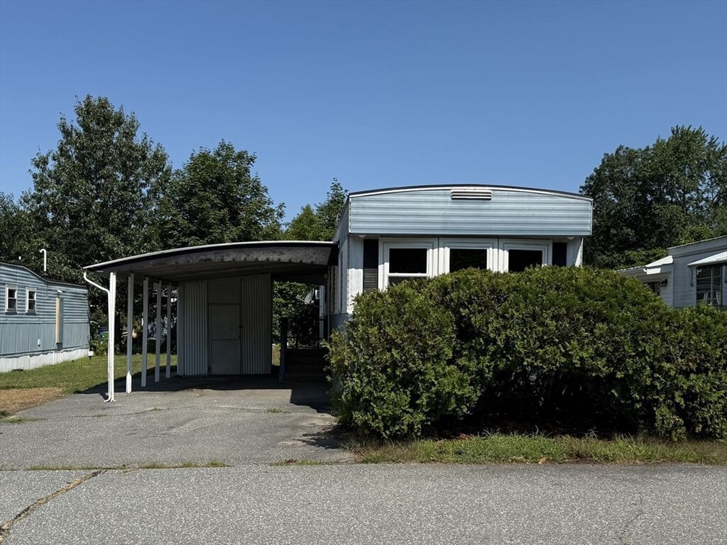 Property Photo:  164 Mason Avenue 164  MA 01824 