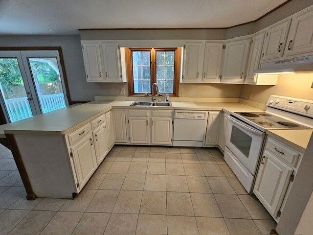 Property Photo:  80 Crestwood Dr 80  MA 01532 
