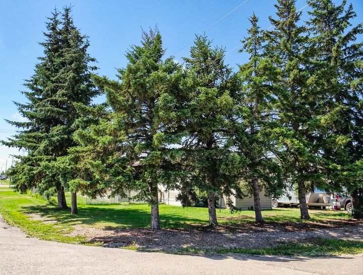 Property Photo: 1 Torrington Mobile Home Park AB T0M 2B0