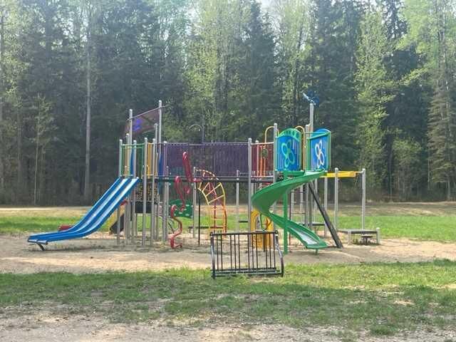 Property Photo: 851 Wolf Trail AB T0G 2K0