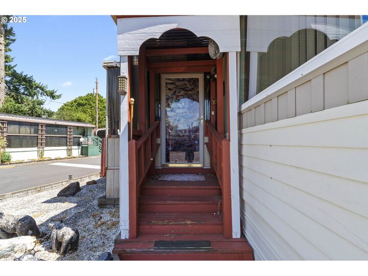 Property Photo: 16901 SE Division St 89 OR 97236