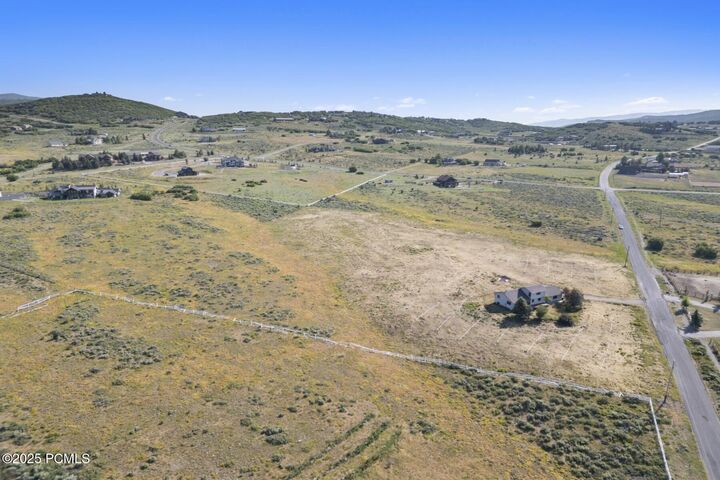 Property Photo:  725 Redden Road Road  UT 84098 