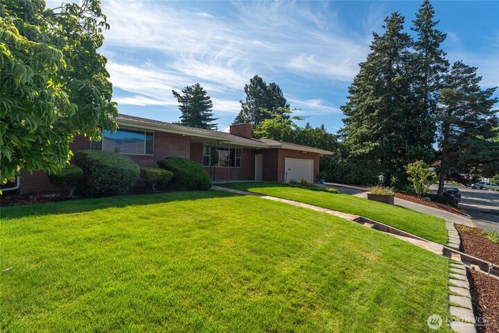 Property Photo:  1589 N Ashland Avenue  WA 98802 