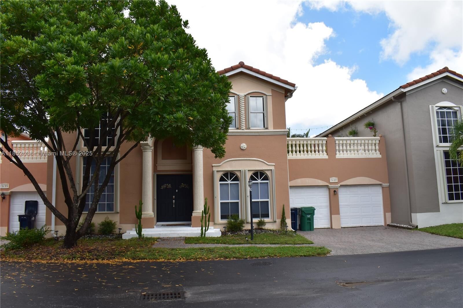 Property Photo: 5189 NW 108th Path FL 33178