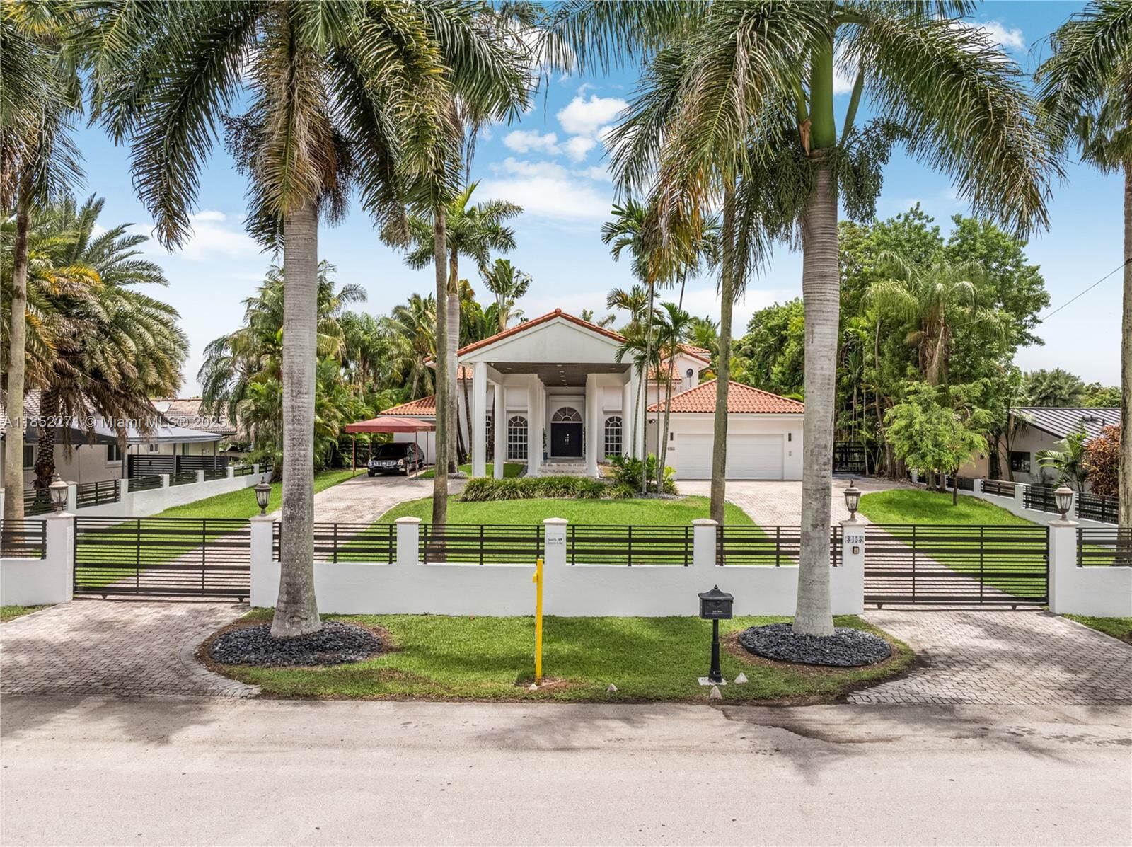 Property Photo:  3455 SW 130th Ave  FL 33175