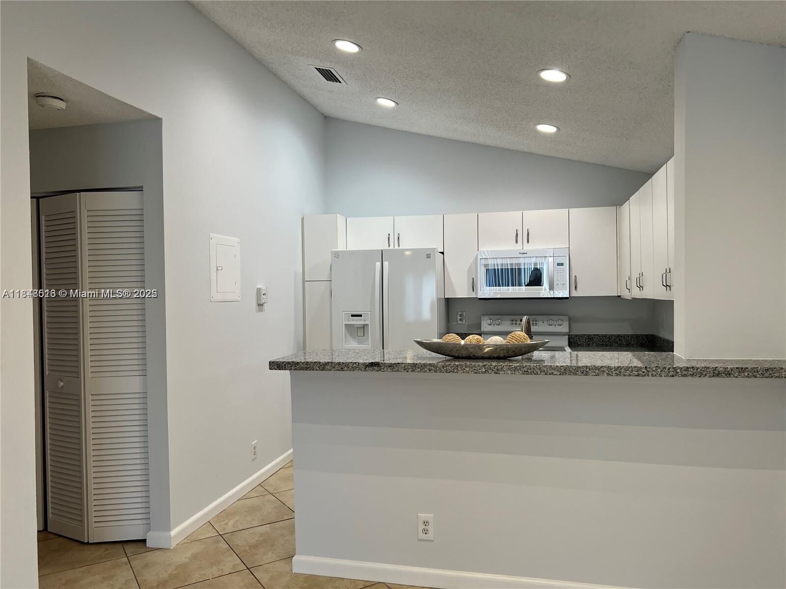 Property Photo:  151 SW 95th Ter 202  FL 33025 