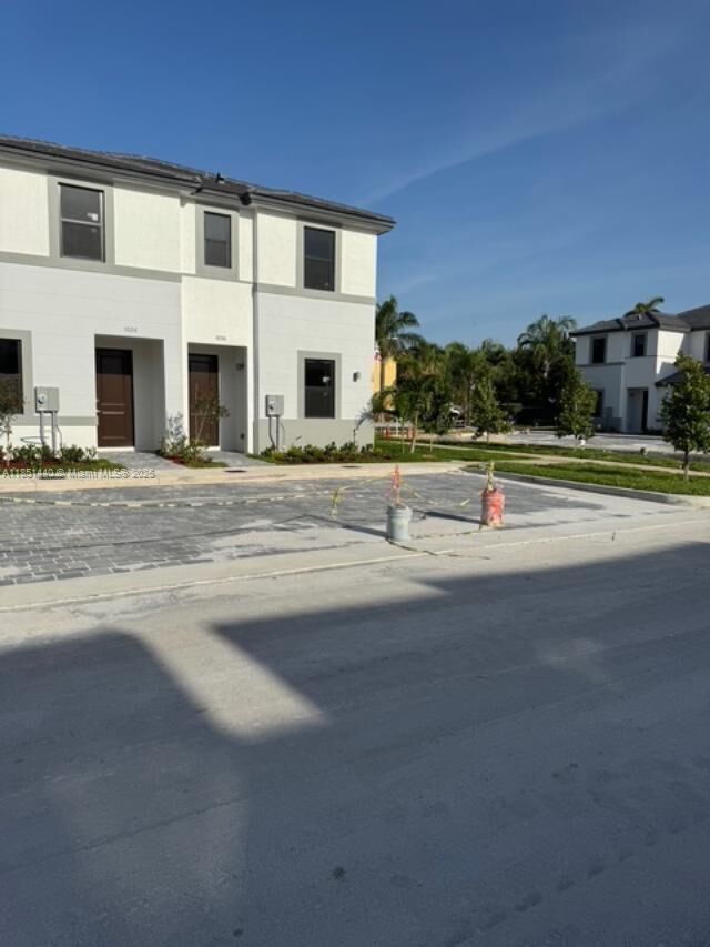 Property Photo: 1037 NW 1 Ave FL 33034