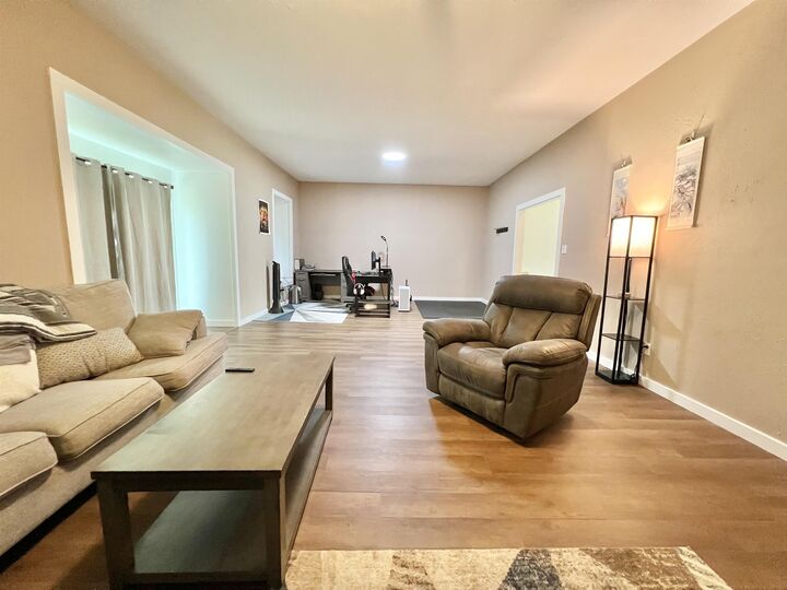 Property Photo: 6511 E Grigsby TX 77662