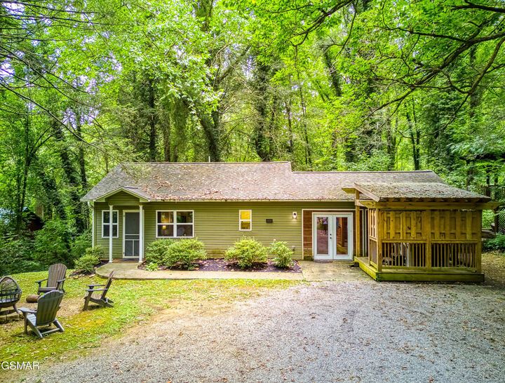 Property Photo: 627 Red Bud Lane TN 37738