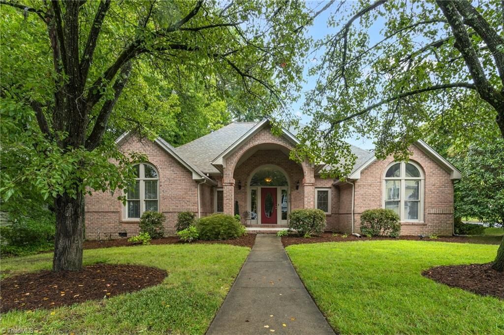 Property Photo:  5100 Birnamwood Trail  NC 27407 