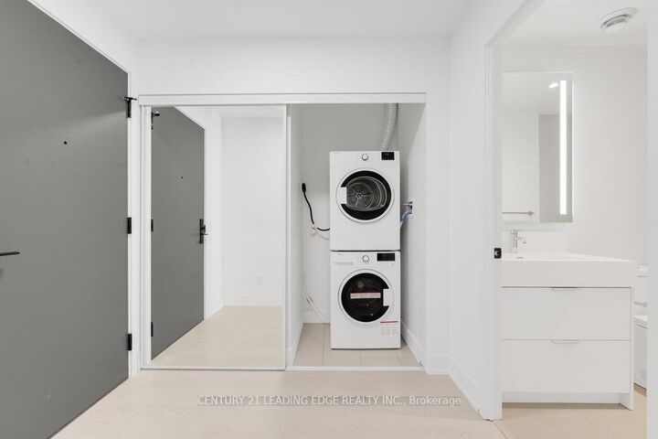 Property Photo: 308 Jarvis Street 1608 ON M5B 0E3