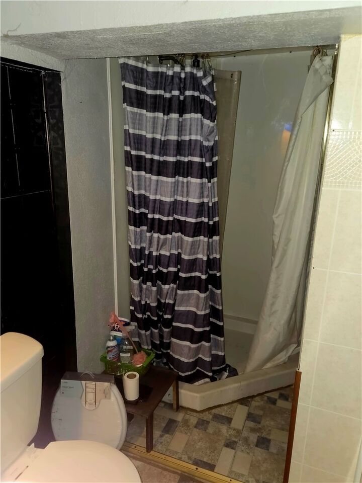 Property Photo:  110 Fulton Pl  PA 15210 