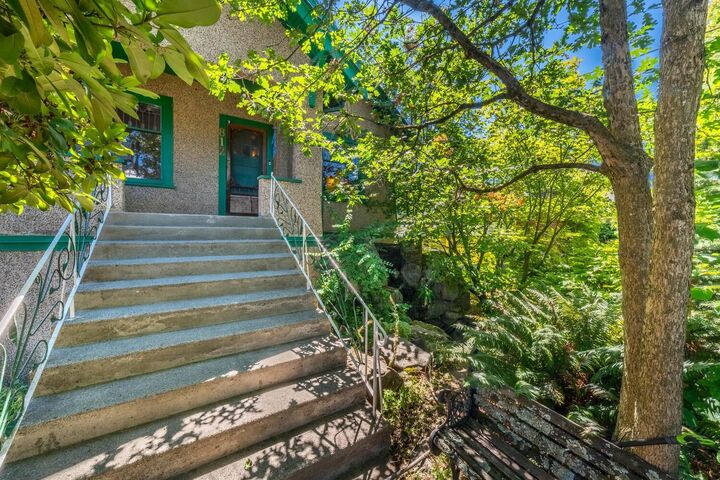Property Photo:  812 Dublin Street  BC V3M 2Y6 