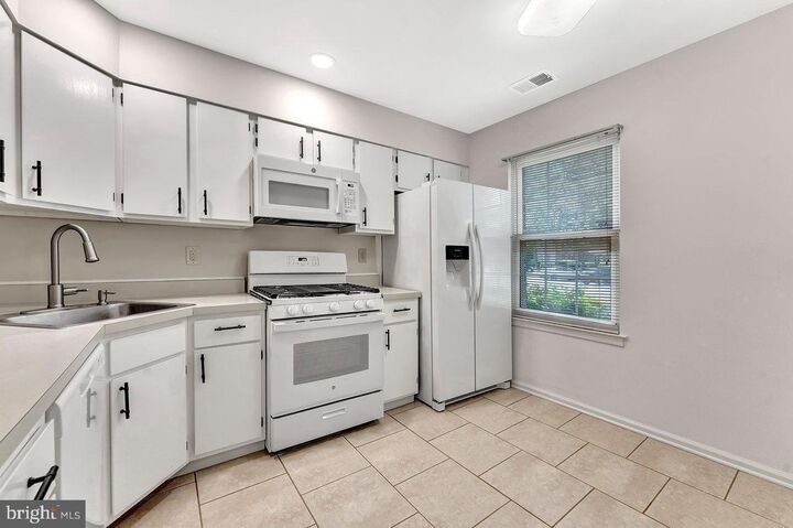 Property Photo: 72 Sycamore Court NJ 08648