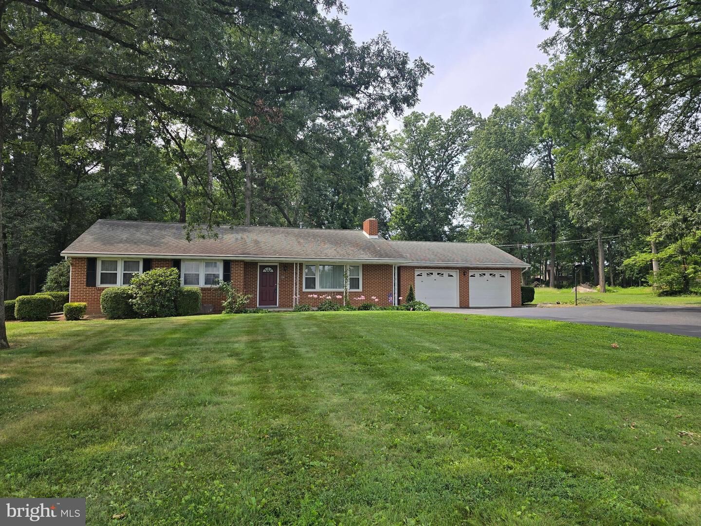 Property Photo:  1046 Rockledge Drive  PA 17015 