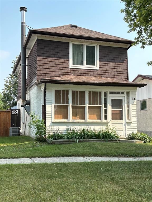 Property Photo: 74 Bristol Avenue MB R2H 2R2