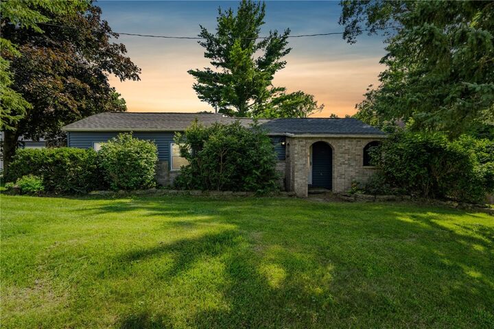 Property Photo:  750 Dee Lane  IA 52314 
