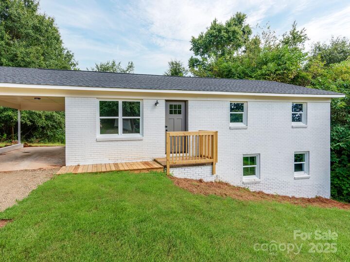 Property Photo: 5404 Hope Road NC 28168