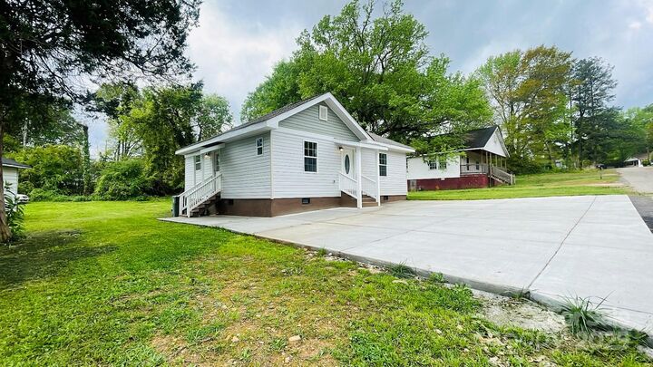 Property Photo: 393 Cherry Street NC 28170