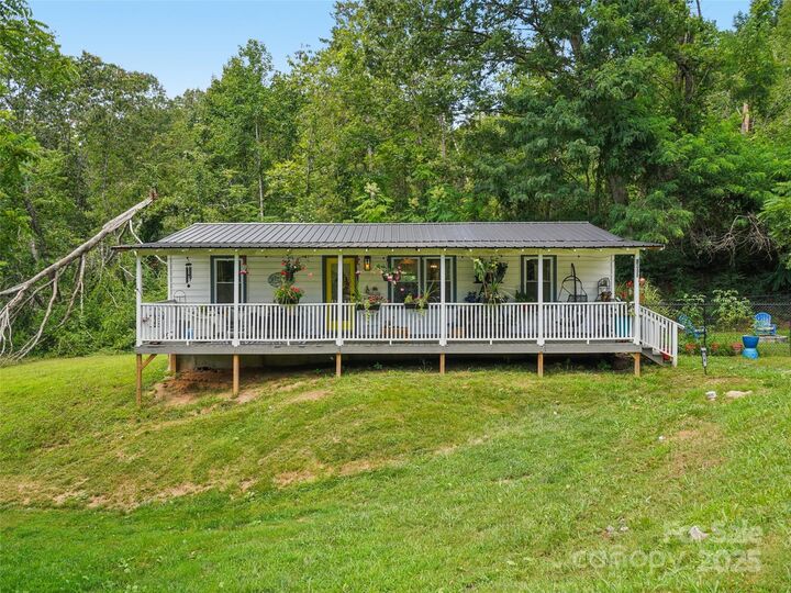 16 Collins Mountain Drive  Asheville NC 28804 photo