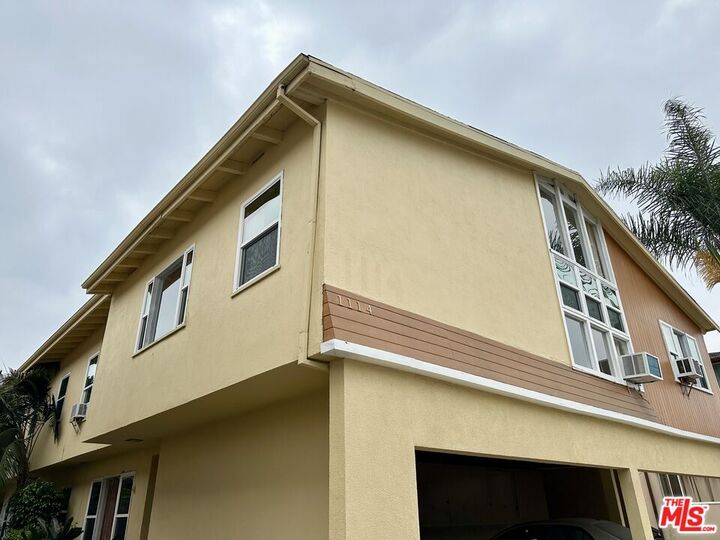 Property Photo:  1114 S Sherbourne Dr  CA 90035 