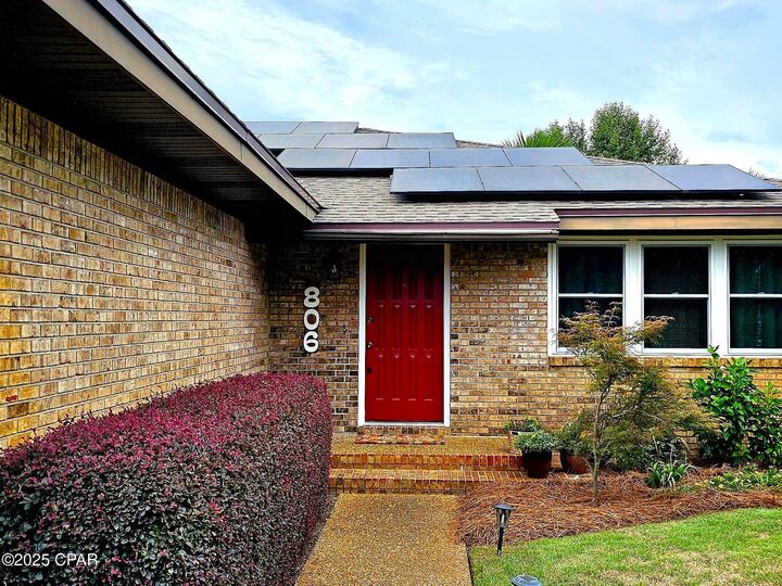 Property Photo:  806 S Longwood Circle  FL 32405 