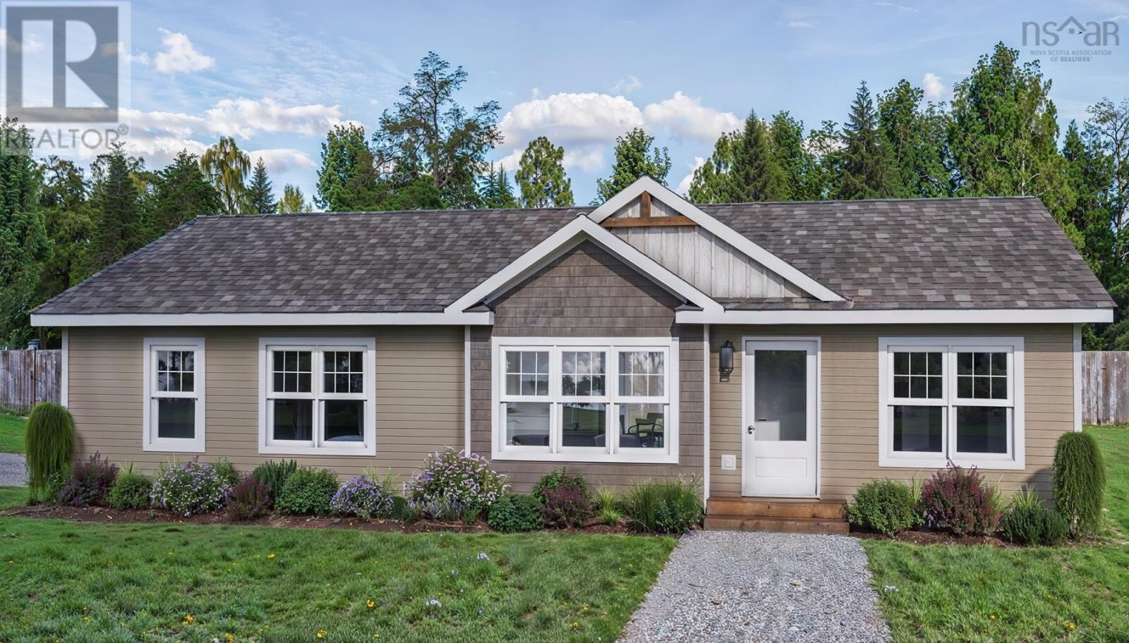 Property Photo: Regency Point Drive 4 NS B6L 4B5