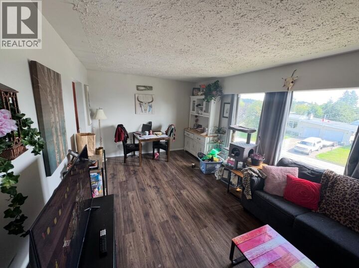 Property Photo:  363 Nicholson Street  BC V2M 3L8 