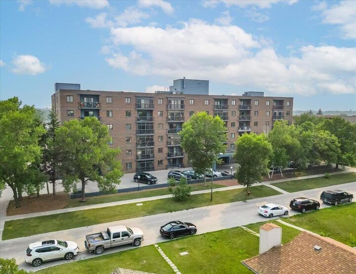 640 Mathias Avenue  Winnipeg MB R2V 3S3 photo