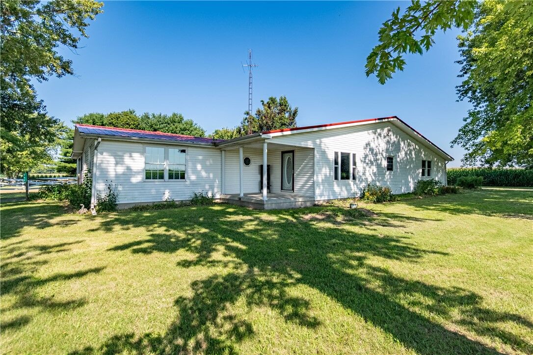 Property Photo: 746 Cr 1500N IL 61951