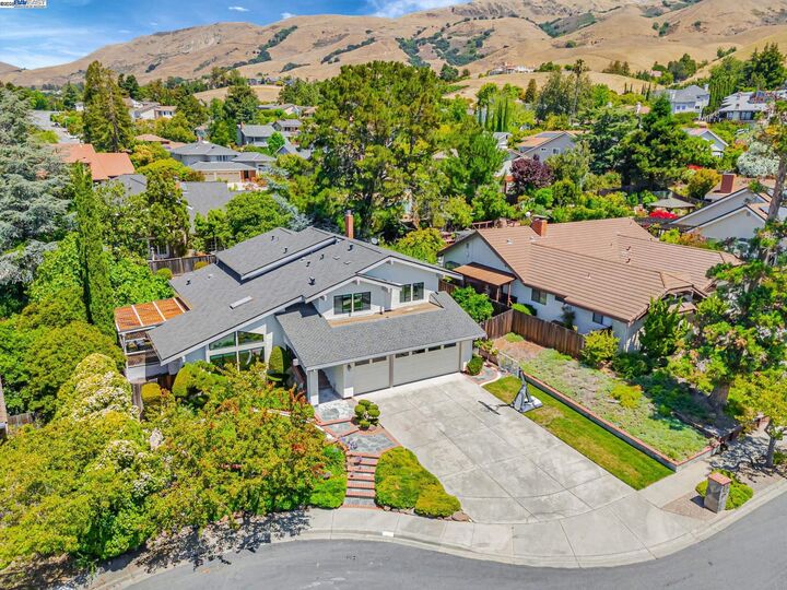 Property Photo:  1054 Geronimo Ct  CA 94539 