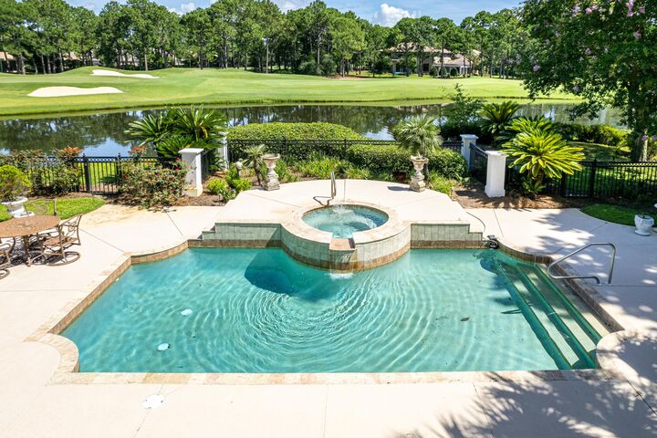 Property Photo: 3290 Burnt Pine Lane FL 32550