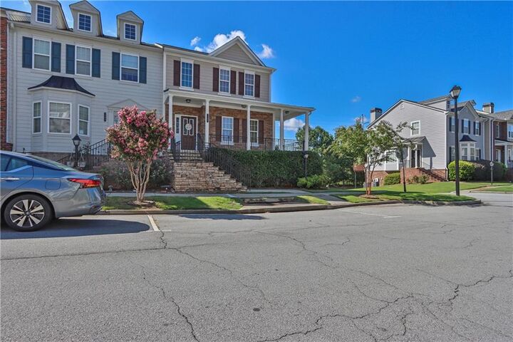 Property Photo:  1307 Park Pass Way  GA 30024 