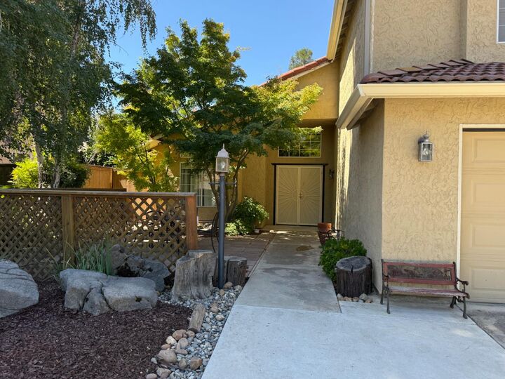 Property Photo:  787 E Buckhill Road  CA 93720 