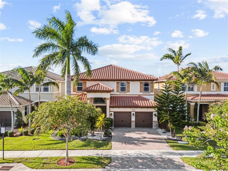 Property Photo: 9725 Blue Isle Bay FL 33076