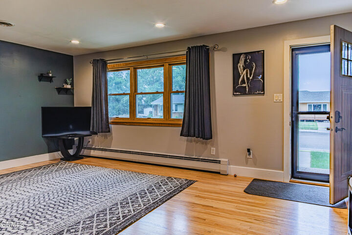 Property Photo: 702 18th Street NW ND 58554