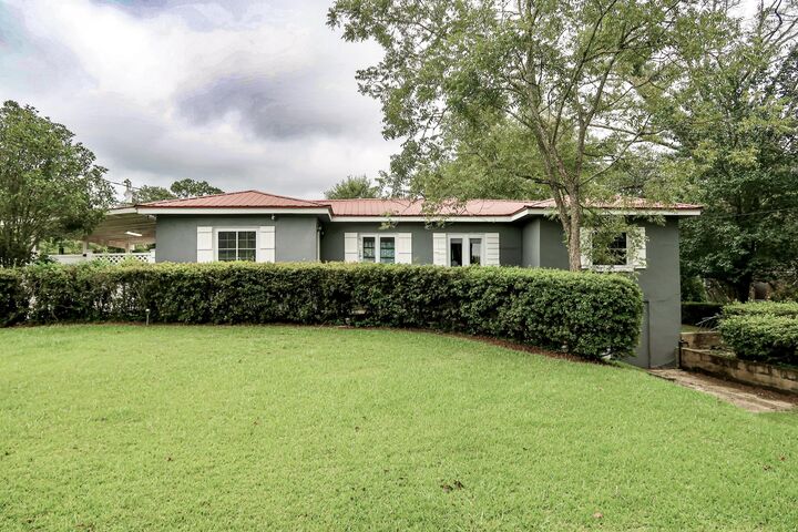 2335 N 7th Ave.  Laurel MS 39440 photo