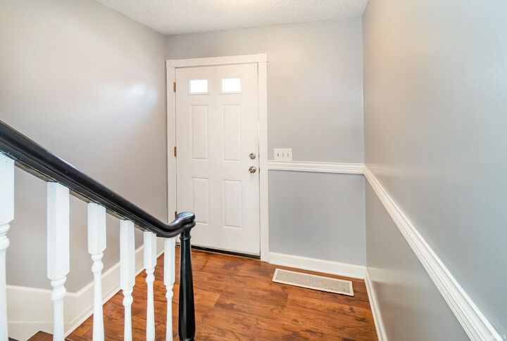 Property Photo:  120 Hampton Court  IN 47715 