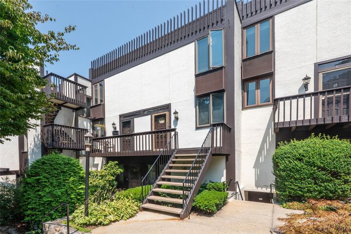 Property Photo:  1200 Warburton Avenue 6  NY 10701 
