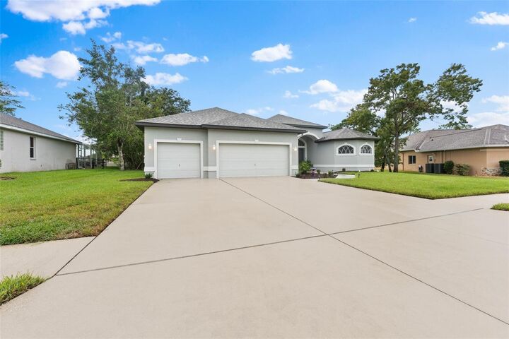 Property Photo:  4025 Hanging Moss Loop  FL 34609 