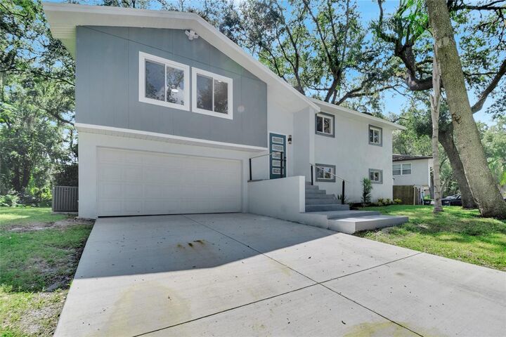 Property Photo: 719 Little Wekiva Circle FL 32714