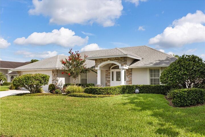 Property Photo: 2135 Woodbury Boulevard FL 33810