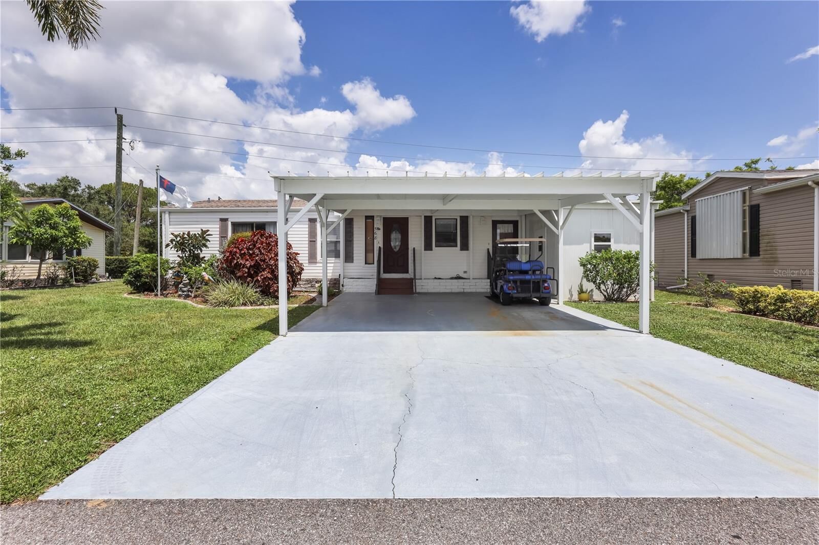 Property Photo: 2100 Kings Highway 568 FL 33980