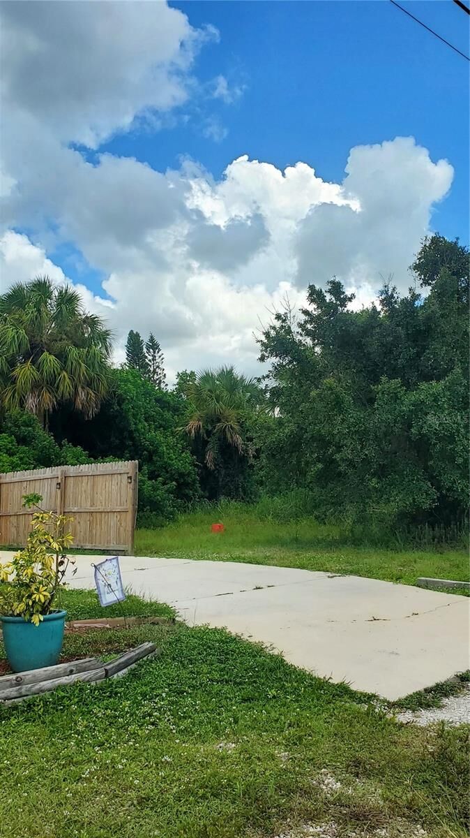 Property Photo:  8438 Formel Avenue  FL 34668 