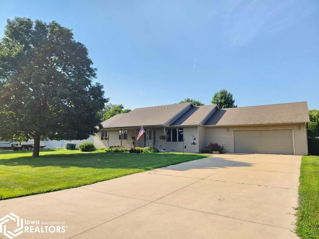 Property Photo:  712 Bison Drive  IA 50458 