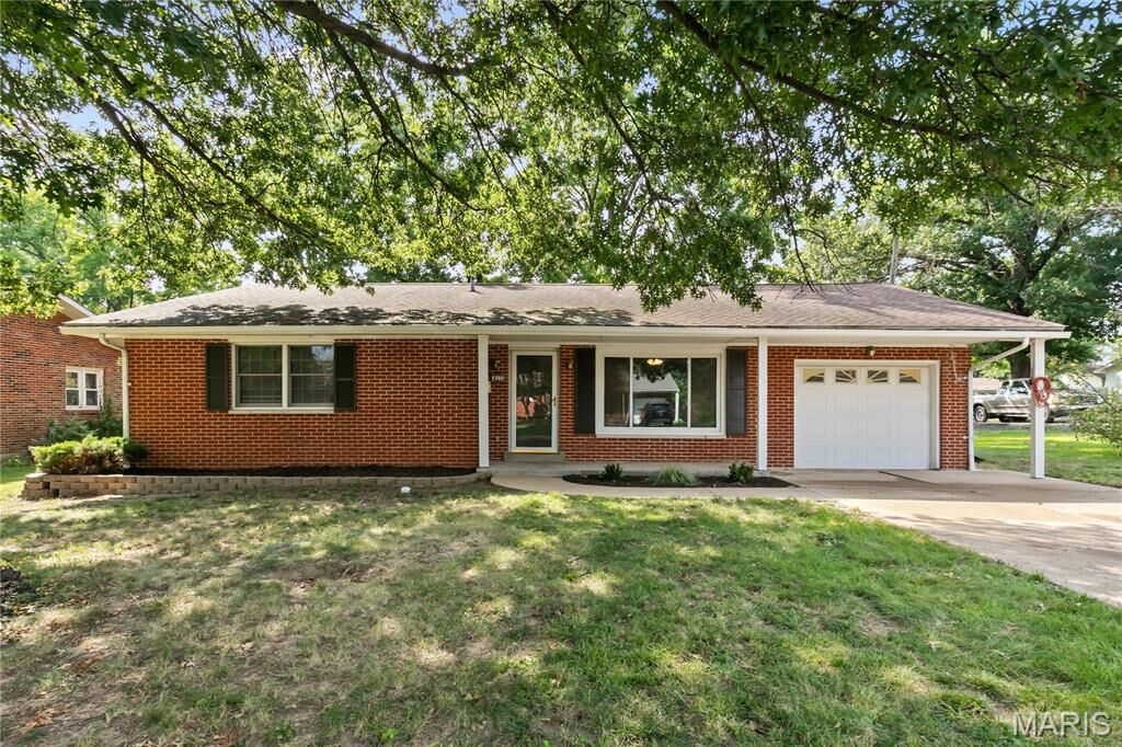 Property Photo:  613 2nd Street  MO 63383 