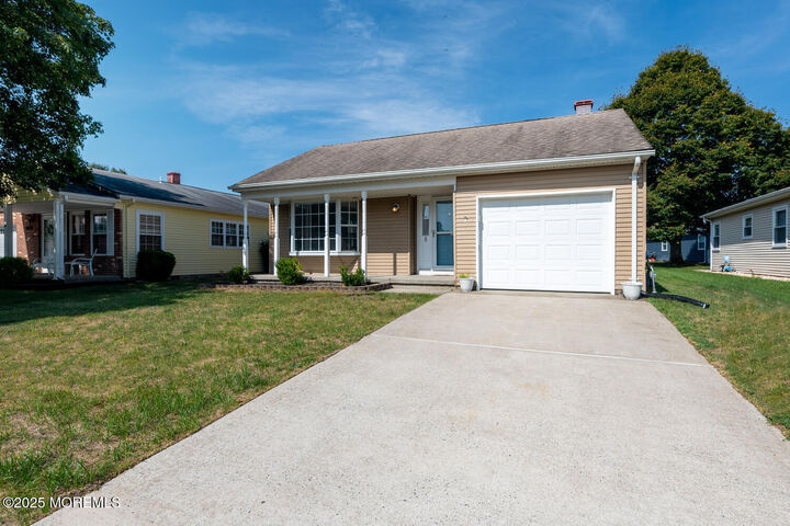 Property Photo:  8 Manitoba Court  NJ 08757 
