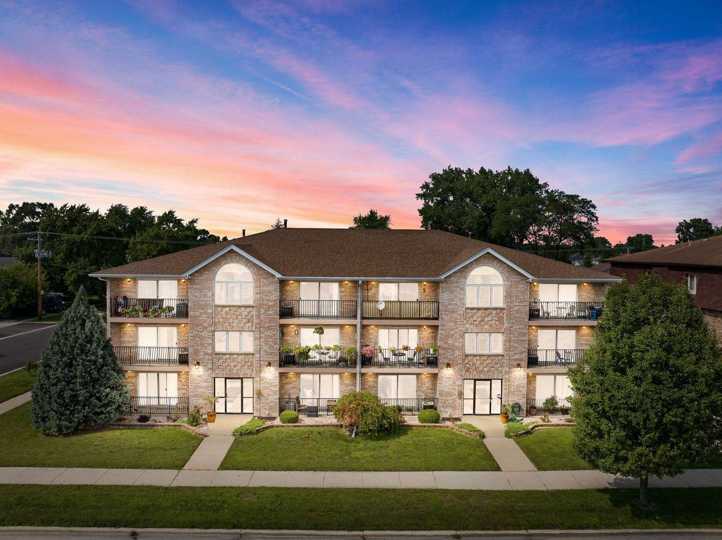 Property Photo:  5948 W 87th Street 301  IL 60459 
