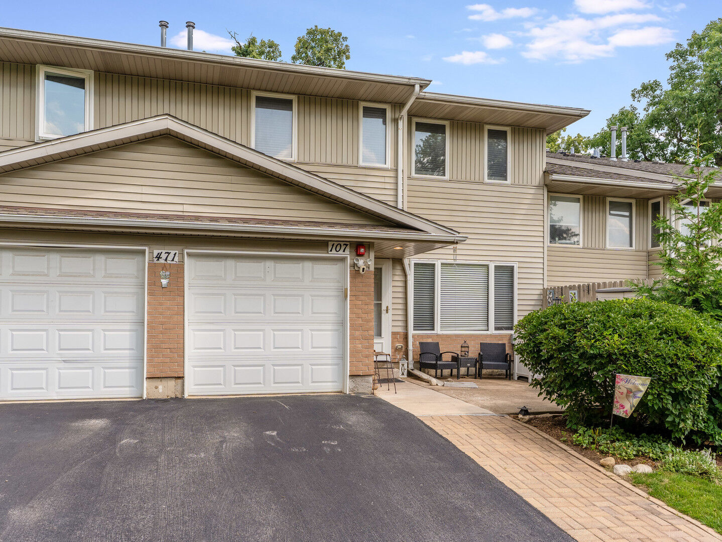 Property Photo:  471 River Bend Road 107  IL 60540 